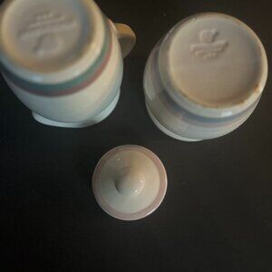 Pfaltzgraff sugar & creamer. Approximatel 4-5 in Tall, width 4-5 in. Base 3-4 in